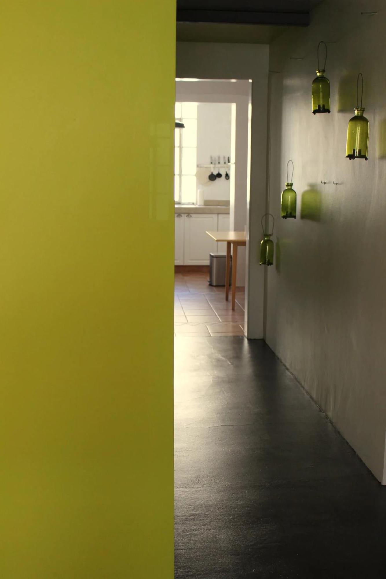 1bd Flat Near Lisbon